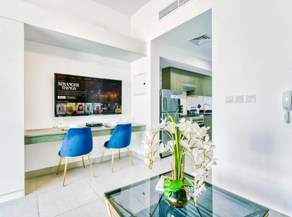 Bella Rose, Arjan, Dubai